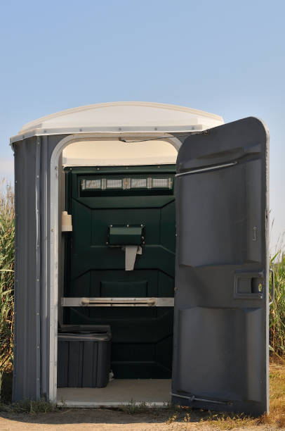 Best Portable toilet rental cost  in Grosse Pointe Woods, MI